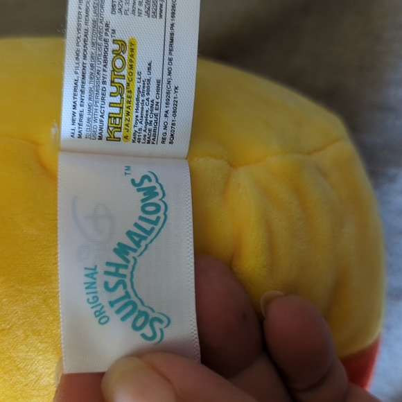 Squishmallows 8" Disney Holiday Winnie the Pooh - Picture 5 of 9